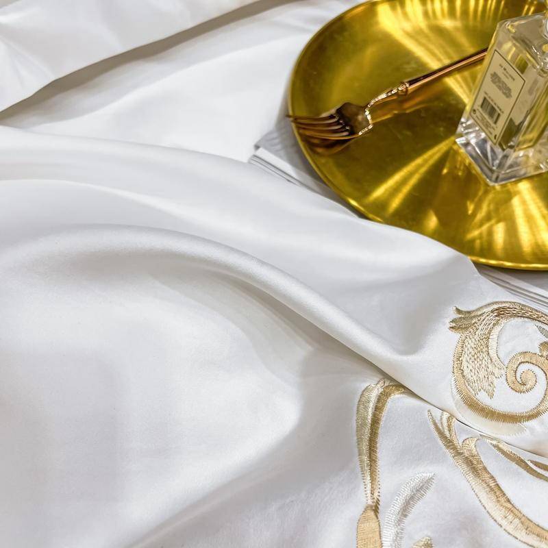 Chic Embroidery Satin Cotton Comforter Bedding Set - Queen & King Size
