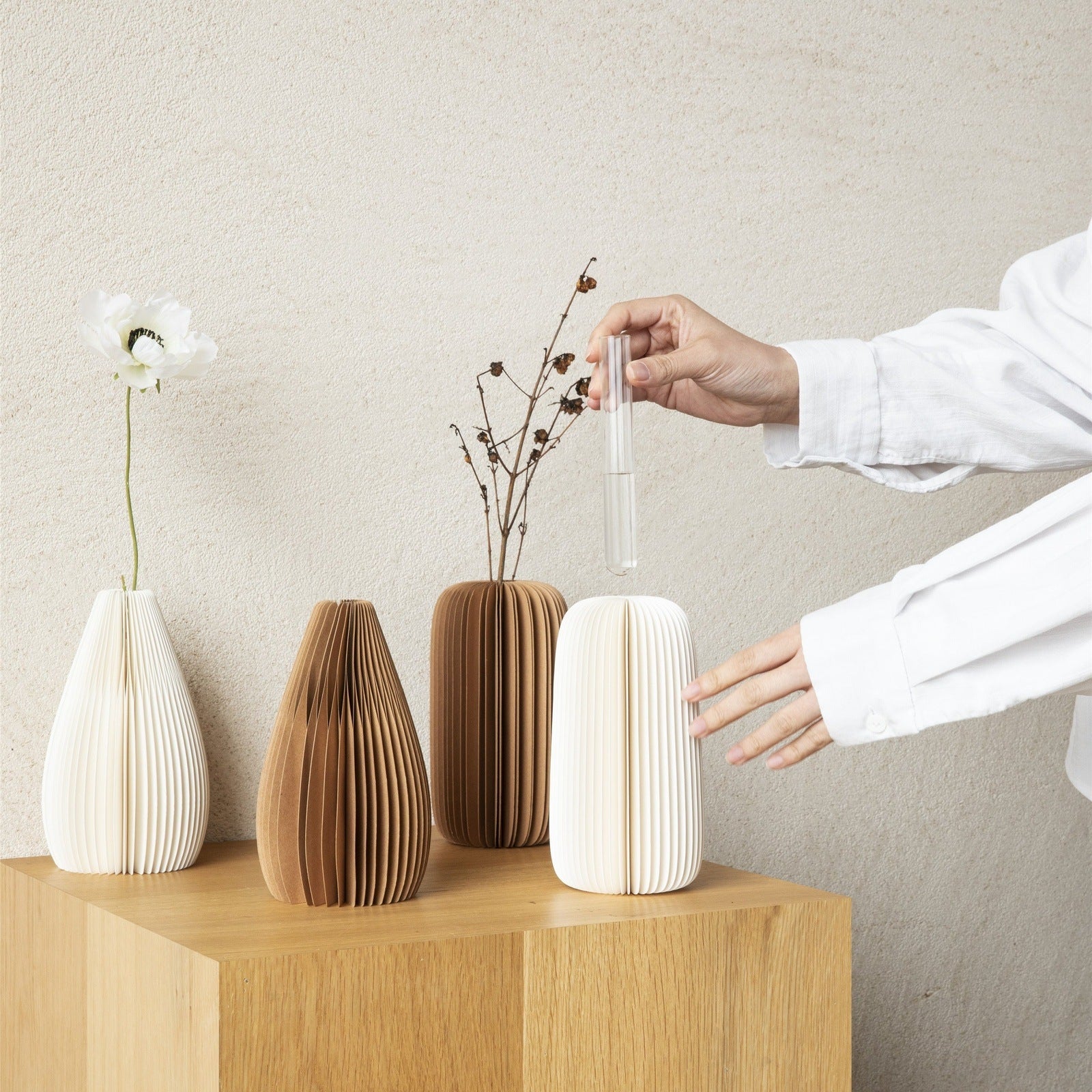 Elevate Your Floral Arrangements with Accordion Honeycomb Vase - Foldable Kraft Paper