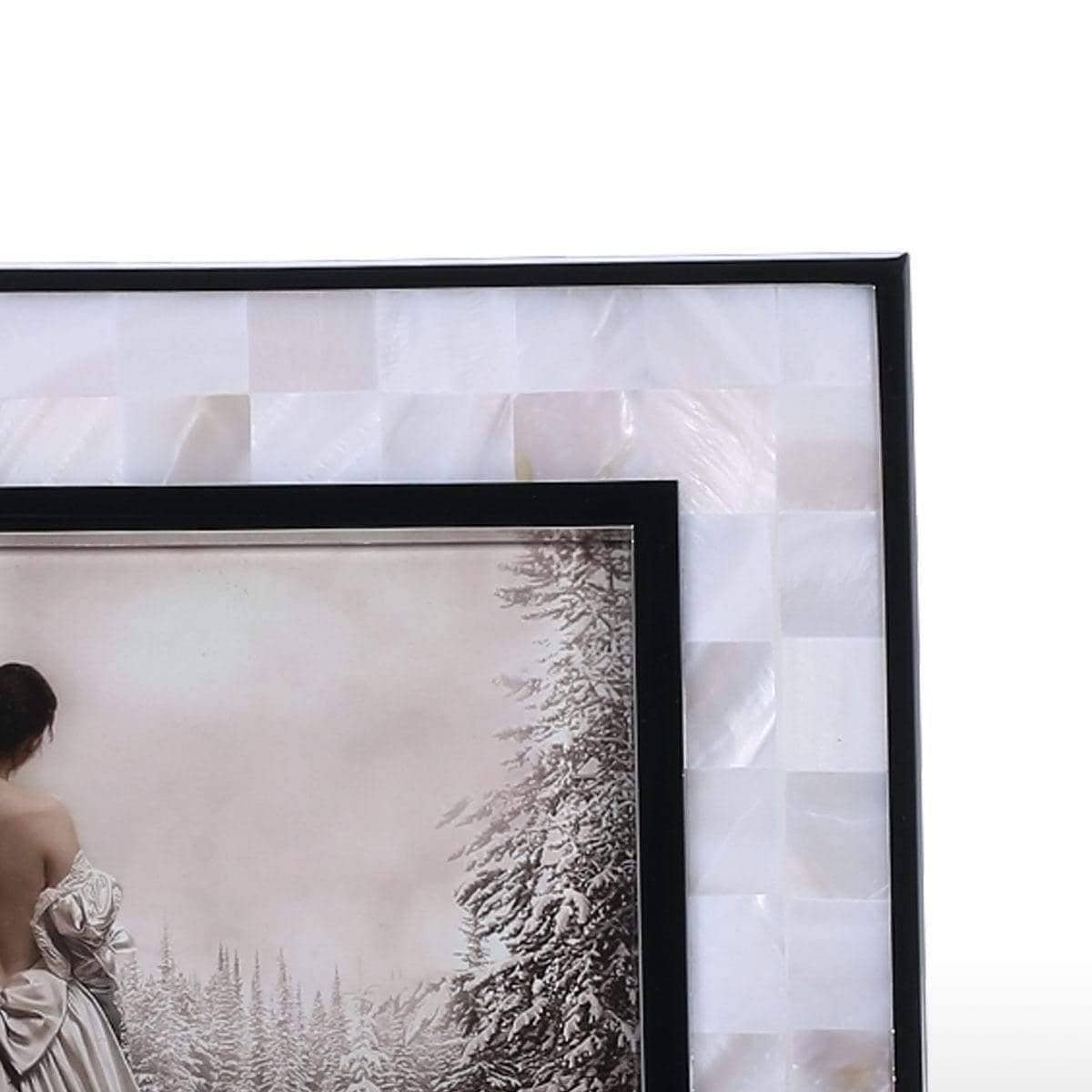 White Shell Piano Baking Varnish Photo Frame - Stylish & Personalized Home Decor Accessory