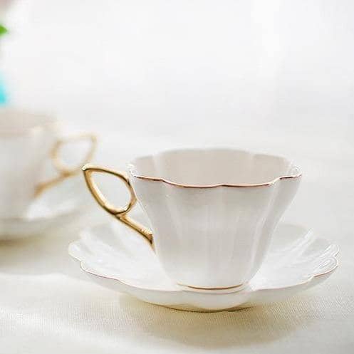 Delicate Flower Shaped Tea Cup & Saucer Set - Beautiful & Elegant Dining Collection