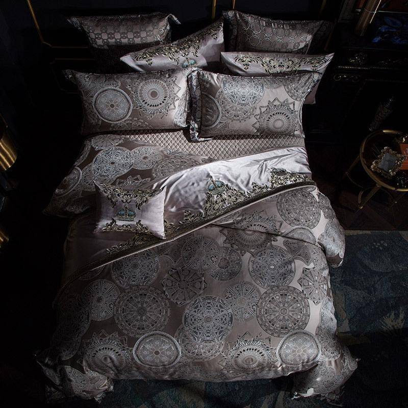 Elegant Luxury Royal 60S Egyptian Cotton and Satin Jacquard King and Queen Bedding Set