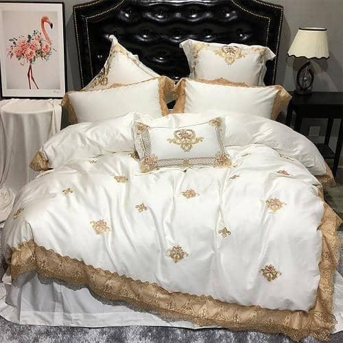 Golden Embroidery Royal Bedding Set: Elegant and Comfortable with Egyptian Cotton