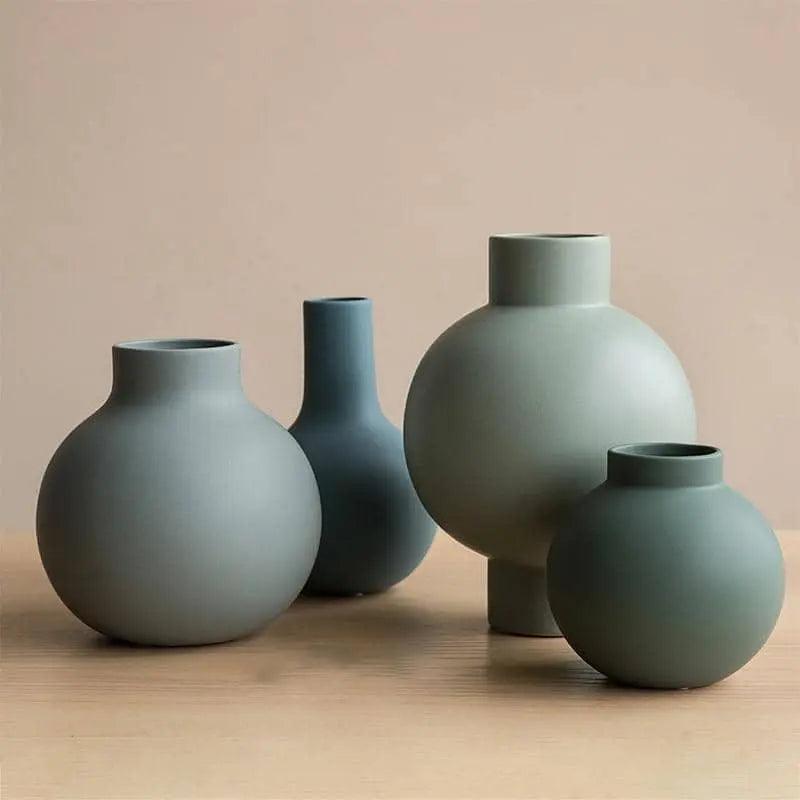 Stylish Matt Spherical Ceramic Flower Vase: Elevate Your Home Decor