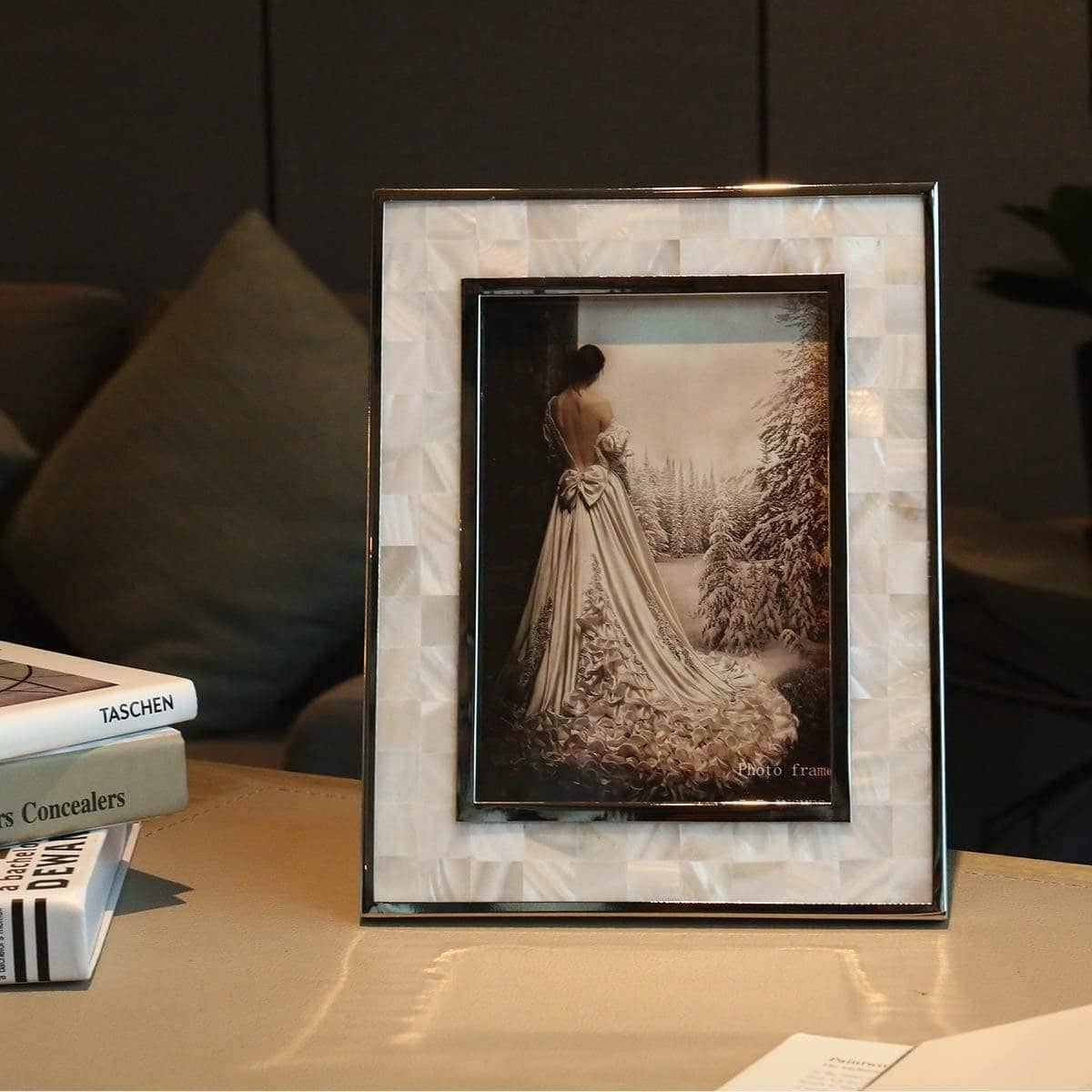 White Shell Piano Baking Varnish Photo Frame - Stylish & Personalized Home Decor Accessory